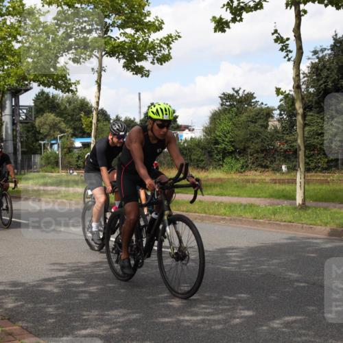 10.08.2025 - GEWOBA Citytriathlon Bremen Yannick Fuchs http://msf.ph/oto/8572499 10.08.2025 12:48:43 Radfahren 564, 578, 616, 621, 627, 630, 655, 657, 687, 717, 788, 793, 857, 876, 897, 932, 1026 meine-sportfotos.de