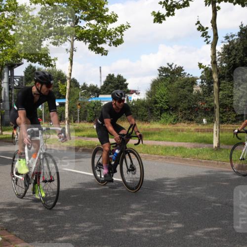 10.08.2025 - GEWOBA Citytriathlon Bremen Yannick Fuchs http://msf.ph/oto/8572501 10.08.2025 12:48:43 Radfahren 564, 578, 616, 621, 627, 630, 655, 657, 687, 717, 788, 793, 857, 876, 897, 932, 1026 meine-sportfotos.de