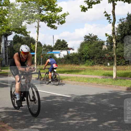 10.08.2025 - GEWOBA Citytriathlon Bremen Yannick Fuchs http://msf.ph/oto/8572507 10.08.2025 12:48:47 Radfahren 564, 578, 616, 621, 627, 630, 655, 657, 687, 717, 788, 793, 857, 876, 897, 932, 1026 meine-sportfotos.de
