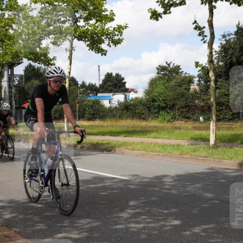 10.08.2025 - GEWOBA Citytriathlon Bremen Yannick Fuchs http://msf.ph/oto/8572519 10.08.2025 12:49:01 Radfahren 578, 621, 641, 649, 655, 682, 788, 863, 932, 950, 1010, 1027 meine-sportfotos.de
