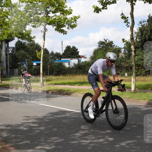 10.08.2025 - GEWOBA Citytriathlon Bremen Yannick Fuchs http://msf.ph/oto/8572525 10.08.2025 12:49:03 Radfahren 578, 621, 641, 649, 682, 788, 863, 950, 1010, 1027 meine-sportfotos.de