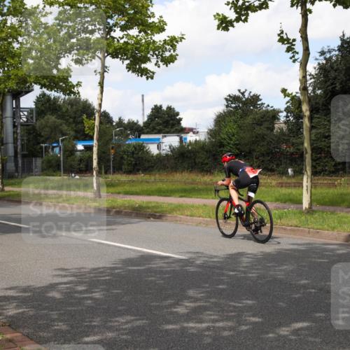 10.08.2025 - GEWOBA Citytriathlon Bremen Yannick Fuchs http://msf.ph/oto/8572528 10.08.2025 12:49:07 Radfahren 578, 641, 649, 682, 788, 840, 863, 950, 1010, 1027 meine-sportfotos.de