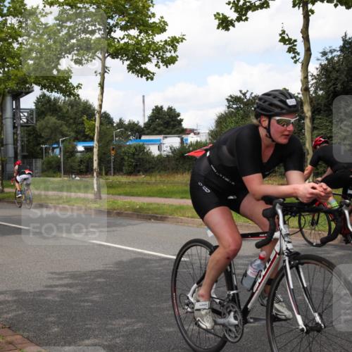 10.08.2025 - GEWOBA Citytriathlon Bremen Yannick Fuchs http://msf.ph/oto/8572530 10.08.2025 12:49:09 Radfahren 593, 641, 649, 682, 806, 840, 863, 950, 1010, 1027 meine-sportfotos.de