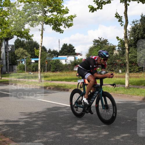10.08.2025 - GEWOBA Citytriathlon Bremen Yannick Fuchs http://msf.ph/oto/8572541 10.08.2025 12:49:29 Radfahren 560, 593, 702, 715, 774, 806, 840, 841, 873, 888, 922, 942 meine-sportfotos.de