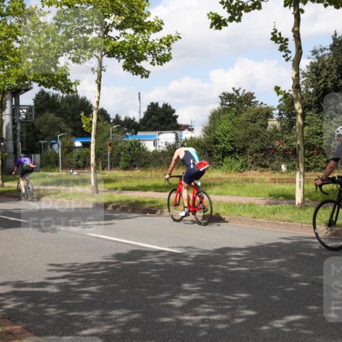 10.08.2025 - GEWOBA Citytriathlon Bremen Yannick Fuchs http://msf.ph/oto/8572551 10.08.2025 12:49:41 Radfahren 552, 560, 637, 648, 666, 688, 689, 692, 702, 715, 841, 856, 873, 888, 922 meine-sportfotos.de