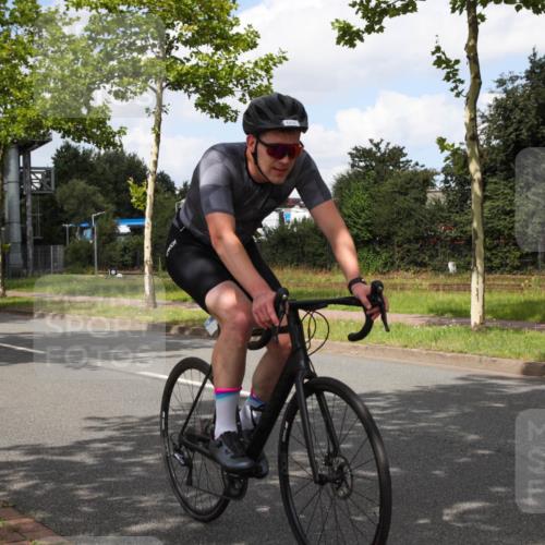 10.08.2025 - GEWOBA Citytriathlon Bremen Yannick Fuchs http://msf.ph/oto/8572556 10.08.2025 12:49:46 Radfahren 552, 637, 648, 666, 688, 689, 692, 715, 741, 856, 873, 922 meine-sportfotos.de