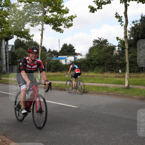 10.08.2025 - GEWOBA Citytriathlon Bremen Yannick Fuchs http://msf.ph/oto/8572567 10.08.2025 12:49:55 Radfahren 552, 637, 648, 666, 688, 689, 692, 722, 741, 838, 856, 935, 959 meine-sportfotos.de