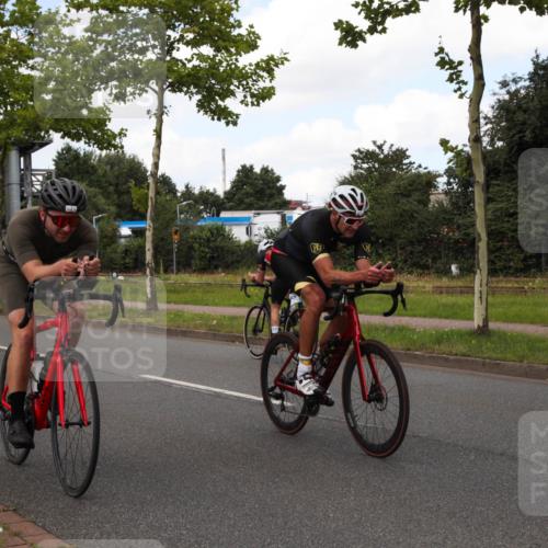 10.08.2025 - GEWOBA Citytriathlon Bremen Yannick Fuchs http://msf.ph/oto/8572581 10.08.2025 12:50:21 Radfahren 626, 643, 735, 752, 820, 824, 852, 867 meine-sportfotos.de