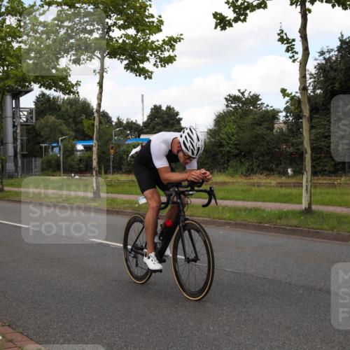 10.08.2025 - GEWOBA Citytriathlon Bremen Yannick Fuchs http://msf.ph/oto/8572595 10.08.2025 12:50:39 Radfahren 553, 584, 626, 735, 770, 824, 836, 859, 867, 914, 937, 1016 meine-sportfotos.de