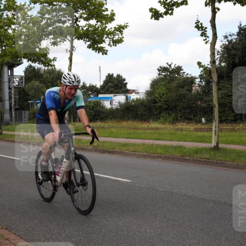 10.08.2025 - GEWOBA Citytriathlon Bremen Yannick Fuchs http://msf.ph/oto/8572608 10.08.2025 12:51:03 Radfahren 551, 681, 719, 768, 776, 894, 924, 937 meine-sportfotos.de