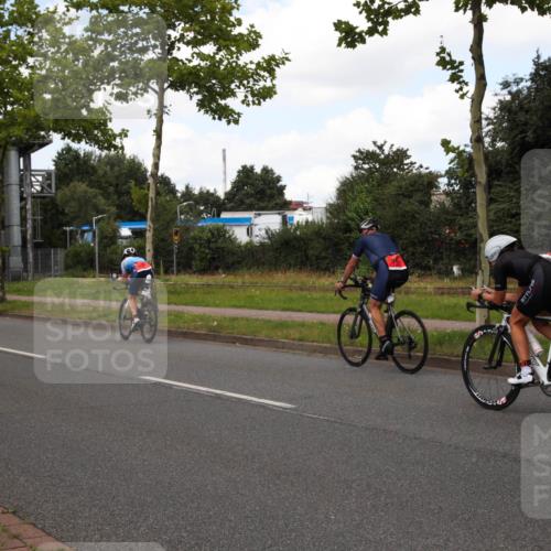 10.08.2025 - GEWOBA Citytriathlon Bremen Yannick Fuchs http://msf.ph/oto/8572620 10.08.2025 12:51:16 Radfahren 551, 556, 667, 719, 768, 912, 924 meine-sportfotos.de