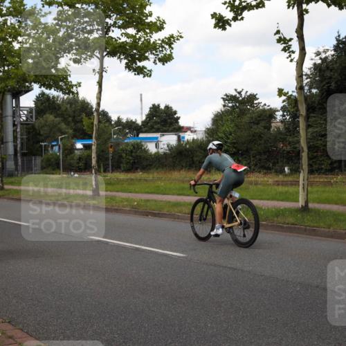 10.08.2025 - GEWOBA Citytriathlon Bremen Yannick Fuchs http://msf.ph/oto/8572671 10.08.2025 12:52:41 Radfahren 565, 579, 635, 639, 642, 686, 763, 915, 919, 956 meine-sportfotos.de