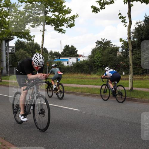10.08.2025 - GEWOBA Citytriathlon Bremen Yannick Fuchs http://msf.ph/oto/8572672 10.08.2025 12:52:42 Radfahren 565, 579, 635, 639, 642, 686, 763, 915, 919, 956 meine-sportfotos.de