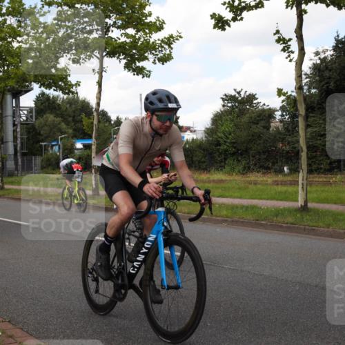 10.08.2025 - GEWOBA Citytriathlon Bremen Yannick Fuchs http://msf.ph/oto/8572675 10.08.2025 12:52:44 Radfahren 565, 579, 635, 639, 642, 686, 763, 915, 919, 956 meine-sportfotos.de