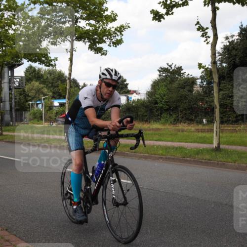 10.08.2025 - GEWOBA Citytriathlon Bremen Yannick Fuchs http://msf.ph/oto/8572684 10.08.2025 12:53:06 Radfahren 734, 833, 895, 915 meine-sportfotos.de