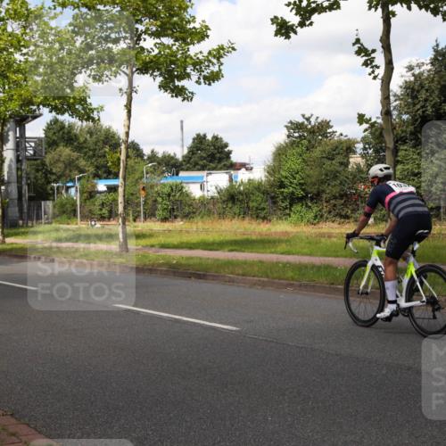 10.08.2025 - GEWOBA Citytriathlon Bremen Yannick Fuchs http://msf.ph/oto/8572685 10.08.2025 12:53:13 Radfahren 570, 734, 759, 833, 872, 895 meine-sportfotos.de