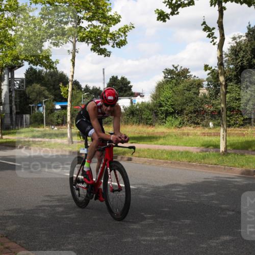 10.08.2025 - GEWOBA Citytriathlon Bremen Yannick Fuchs http://msf.ph/oto/8572690 10.08.2025 12:53:19 Radfahren 570, 734, 759, 872, 902, 966 meine-sportfotos.de