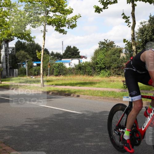 10.08.2025 - GEWOBA Citytriathlon Bremen Yannick Fuchs http://msf.ph/oto/8572691 10.08.2025 12:53:19 Radfahren 570, 734, 759, 872, 902, 966 meine-sportfotos.de