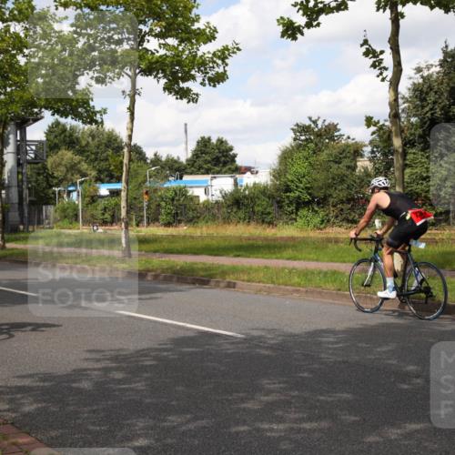10.08.2025 - GEWOBA Citytriathlon Bremen Yannick Fuchs http://msf.ph/oto/8572722 10.08.2025 12:54:03 Radfahren 742, 750, 797, 1006, 1032, 1039 meine-sportfotos.de