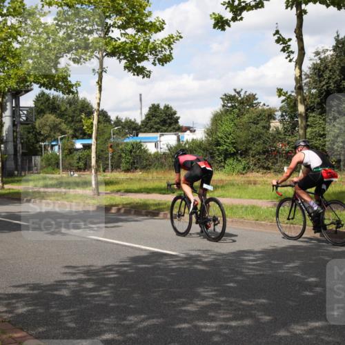 10.08.2025 - GEWOBA Citytriathlon Bremen Yannick Fuchs http://msf.ph/oto/8572731 10.08.2025 12:54:14 Radfahren 618, 707, 740, 742, 750, 797, 1006, 1032, 1039 meine-sportfotos.de