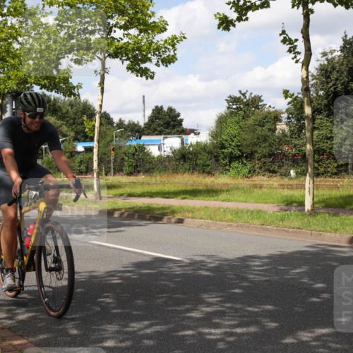 10.08.2025 - GEWOBA Citytriathlon Bremen Yannick Fuchs http://msf.ph/oto/8572743 10.08.2025 12:54:20 Radfahren 580, 582, 618, 707, 740, 742, 750, 789, 1006, 1039 meine-sportfotos.de