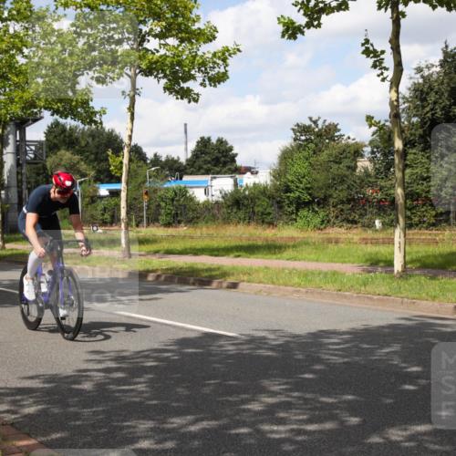 10.08.2025 - GEWOBA Citytriathlon Bremen Yannick Fuchs http://msf.ph/oto/8572765 10.08.2025 12:54:27 Radfahren 580, 582, 618, 707, 740, 783, 789, 826 meine-sportfotos.de