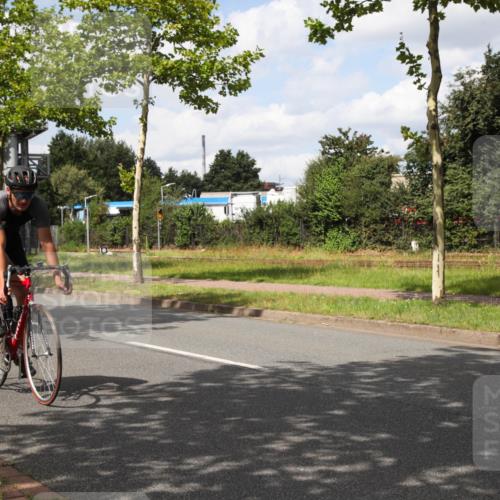 10.08.2025 - GEWOBA Citytriathlon Bremen Yannick Fuchs http://msf.ph/oto/8572768 10.08.2025 12:54:28 Radfahren 580, 582, 618, 634, 707, 740, 783, 789, 790, 826 meine-sportfotos.de