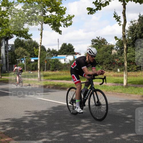 10.08.2025 - GEWOBA Citytriathlon Bremen Yannick Fuchs http://msf.ph/oto/8572786 10.08.2025 12:54:42 Radfahren 580, 582, 634, 736, 783, 789, 790, 826, 1029 meine-sportfotos.de