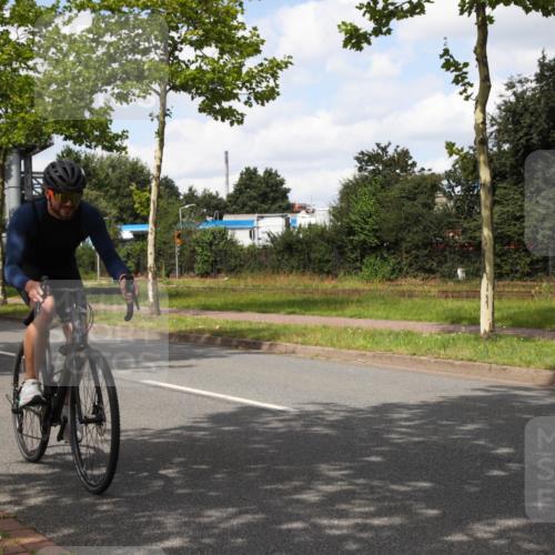 10.08.2025 - GEWOBA Citytriathlon Bremen Yannick Fuchs http://msf.ph/oto/8572797 10.08.2025 12:55:01 Radfahren 563, 591, 632, 714, 728, 761, 766, 781, 794, 877, 1015, 1029 meine-sportfotos.de