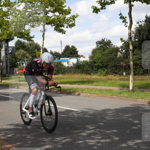 10.08.2025 - GEWOBA Citytriathlon Bremen Yannick Fuchs http://msf.ph/oto/8572798 10.08.2025 12:55:03 Radfahren 563, 591, 632, 714, 728, 761, 766, 781, 794, 877, 1015, 1029 meine-sportfotos.de