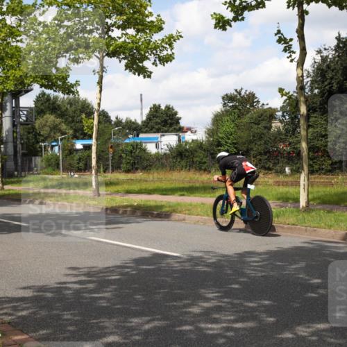 10.08.2025 - GEWOBA Citytriathlon Bremen Yannick Fuchs http://msf.ph/oto/8572800 10.08.2025 12:55:03 Radfahren 563, 591, 632, 714, 728, 761, 766, 781, 794, 877, 1015, 1029 meine-sportfotos.de