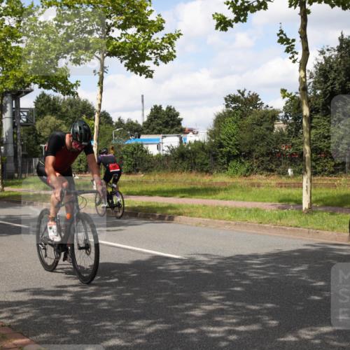 10.08.2025 - GEWOBA Citytriathlon Bremen Yannick Fuchs http://msf.ph/oto/8572802 10.08.2025 12:55:05 Radfahren 563, 591, 632, 714, 728, 761, 766, 781, 794, 877, 1015, 1029 meine-sportfotos.de
