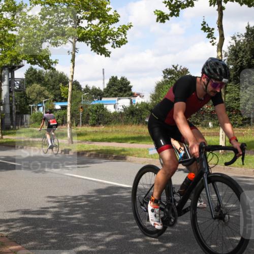 10.08.2025 - GEWOBA Citytriathlon Bremen Yannick Fuchs http://msf.ph/oto/8572803 10.08.2025 12:55:06 Radfahren 563, 591, 632, 714, 728, 761, 766, 781, 794, 877, 1015, 1029 meine-sportfotos.de