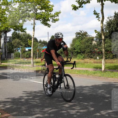 10.08.2025 - GEWOBA Citytriathlon Bremen Yannick Fuchs http://msf.ph/oto/8572807 10.08.2025 12:55:09 Radfahren 563, 591, 632, 696, 714, 728, 761, 766, 781, 794, 877, 1015 meine-sportfotos.de