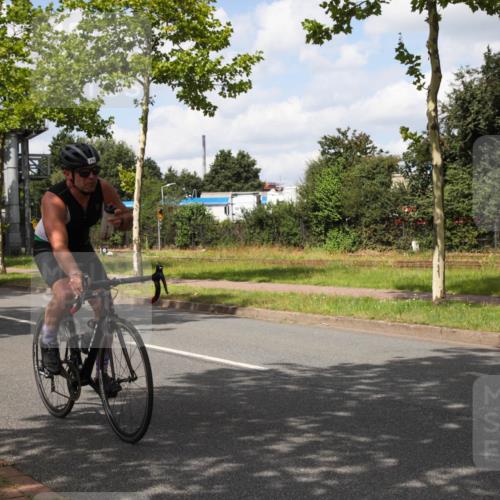 10.08.2025 - GEWOBA Citytriathlon Bremen Yannick Fuchs http://msf.ph/oto/8572808 10.08.2025 12:55:11 Radfahren 563, 632, 696, 714, 761, 766, 794, 877, 1015 meine-sportfotos.de