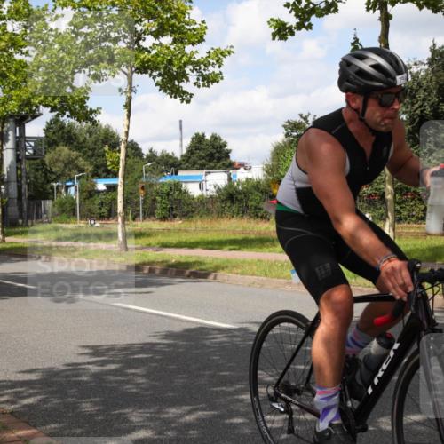 10.08.2025 - GEWOBA Citytriathlon Bremen Yannick Fuchs http://msf.ph/oto/8572809 10.08.2025 12:55:11 Radfahren 563, 632, 696, 714, 761, 766, 794, 877, 1015 meine-sportfotos.de