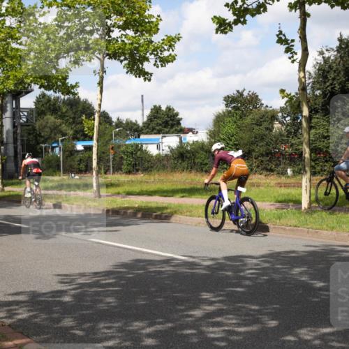 10.08.2025 - GEWOBA Citytriathlon Bremen Yannick Fuchs http://msf.ph/oto/8572816 10.08.2025 12:55:17 Radfahren 696, 714, 761, 766, 794, 877, 982, 1015, 1033 meine-sportfotos.de