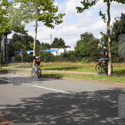 10.08.2025 - GEWOBA Citytriathlon Bremen Yannick Fuchs http://msf.ph/oto/8572817 10.08.2025 12:55:17 Radfahren 696, 714, 761, 766, 794, 877, 982, 1015, 1033 meine-sportfotos.de