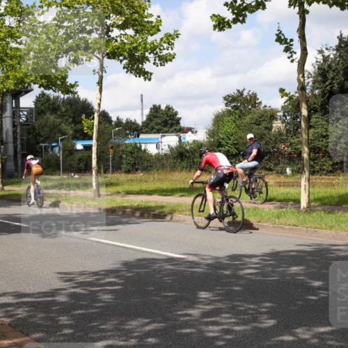 10.08.2025 - GEWOBA Citytriathlon Bremen Yannick Fuchs http://msf.ph/oto/8572819 10.08.2025 12:55:18 Radfahren 696, 714, 761, 766, 794, 877, 982, 1015, 1033 meine-sportfotos.de