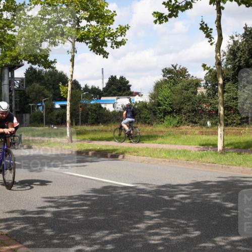 10.08.2025 - GEWOBA Citytriathlon Bremen Yannick Fuchs http://msf.ph/oto/8572824 10.08.2025 12:55:19 Radfahren 696, 714, 766, 794, 877, 982, 1015, 1033 meine-sportfotos.de