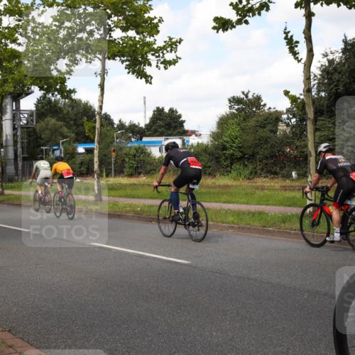10.08.2025 - GEWOBA Citytriathlon Bremen Yannick Fuchs http://msf.ph/oto/8572832 10.08.2025 12:55:27 Radfahren 696, 804, 843, 982, 1033 meine-sportfotos.de