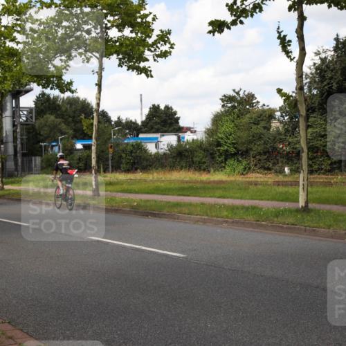 10.08.2025 - GEWOBA Citytriathlon Bremen Yannick Fuchs http://msf.ph/oto/8572833 10.08.2025 12:55:29 Radfahren 658, 696, 729, 804, 843, 880, 982, 1033 meine-sportfotos.de