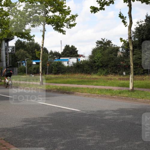 10.08.2025 - GEWOBA Citytriathlon Bremen Yannick Fuchs http://msf.ph/oto/8572836 10.08.2025 12:55:37 Radfahren 636, 658, 729, 804, 843, 880, 982, 1033 meine-sportfotos.de