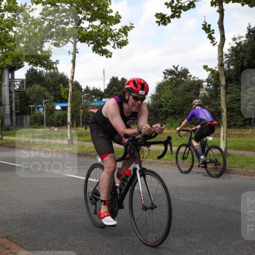 10.08.2025 - GEWOBA Citytriathlon Bremen Yannick Fuchs http://msf.ph/oto/8572842 10.08.2025 12:55:41 Radfahren 636, 658, 729, 779, 804, 843, 880, 890, 1033 meine-sportfotos.de