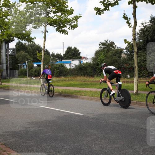 10.08.2025 - GEWOBA Citytriathlon Bremen Yannick Fuchs http://msf.ph/oto/8572844 10.08.2025 12:55:42 Radfahren 636, 658, 729, 779, 804, 843, 880, 890, 1033 meine-sportfotos.de