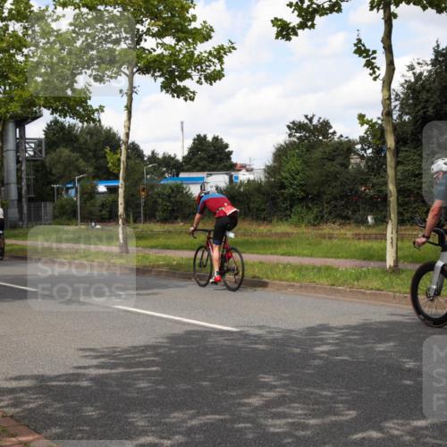 10.08.2025 - GEWOBA Citytriathlon Bremen Yannick Fuchs http://msf.ph/oto/8572848 10.08.2025 12:55:45 Radfahren 636, 658, 729, 779, 804, 843, 880, 883, 890, 896 meine-sportfotos.de