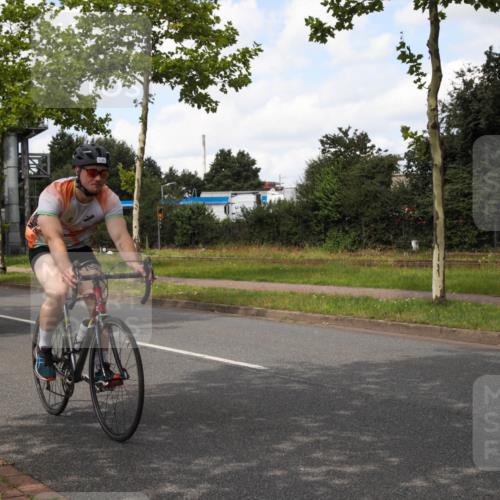 10.08.2025 - GEWOBA Citytriathlon Bremen Yannick Fuchs http://msf.ph/oto/8572850 10.08.2025 12:55:50 Radfahren 636, 658, 729, 765, 779, 804, 843, 880, 883, 890, 896 meine-sportfotos.de