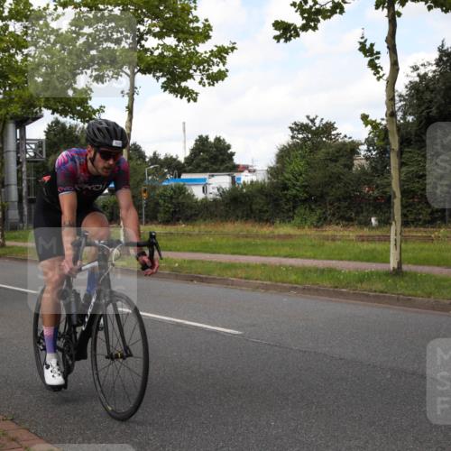 10.08.2025 - GEWOBA Citytriathlon Bremen Yannick Fuchs http://msf.ph/oto/8572855 10.08.2025 12:56:02 Radfahren 662, 765, 779, 784, 883, 890, 896, 1024, 1025 meine-sportfotos.de