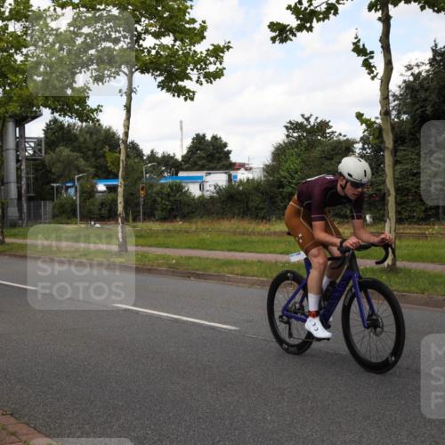 10.08.2025 - GEWOBA Citytriathlon Bremen Yannick Fuchs http://msf.ph/oto/8572857 10.08.2025 12:56:03 Radfahren 589, 662, 765, 779, 784, 883, 890, 896, 1024, 1025 meine-sportfotos.de