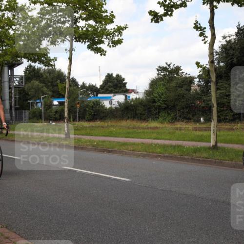 10.08.2025 - GEWOBA Citytriathlon Bremen Yannick Fuchs http://msf.ph/oto/8572863 10.08.2025 12:56:09 Radfahren 589, 662, 764, 765, 784, 883, 896, 1024, 1025 meine-sportfotos.de